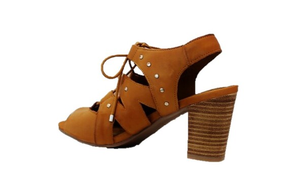 067249 / CAMEL