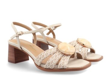 Noa Harmon Carmen / BEIG