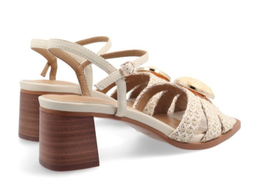 Noa Harmon Carmen / BEIG