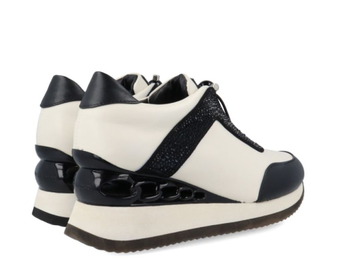 noa Harmon Logan / NEGRO/BLANCO