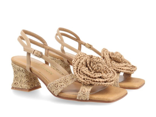 Noa harmon Abril / CUERO