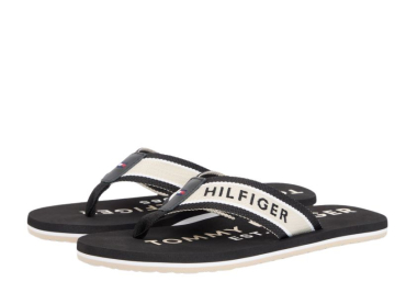 Tommy Hilfiger FM05805 / NEGRO