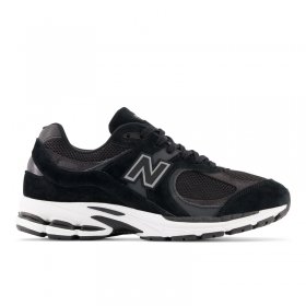 New Balance M2002 / NEGRO