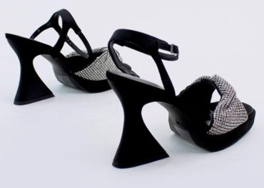 Noa Harmon 009212 / NEGRO