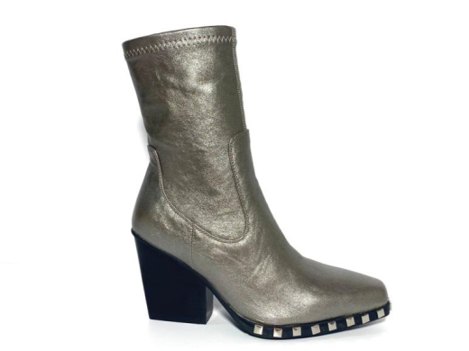 Noa Harmon 009095 / PLATA