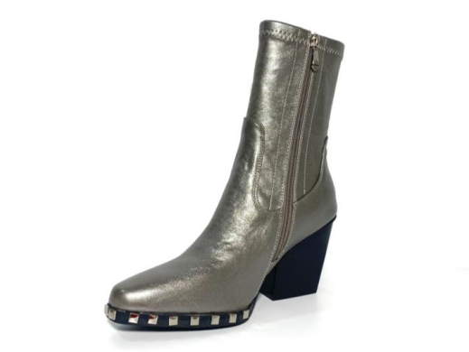 Noa Harmon 009095 / PLATA