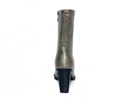 Noa Harmon 009095 / PLATA