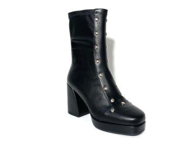 Noa Harmon 009138 / NEGRO