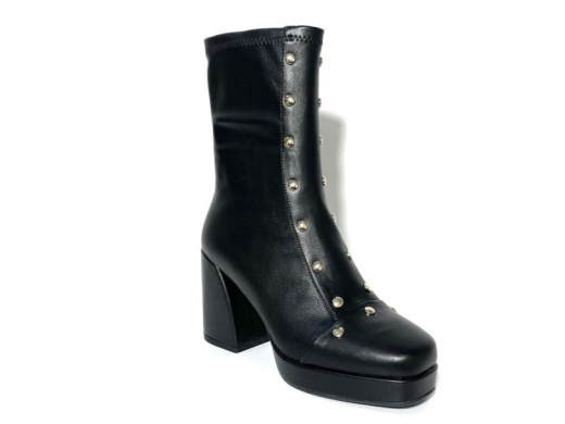 Noa Harmon 009138 / NEGRO