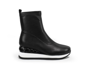 Noa Harmon Goya / NEGRO