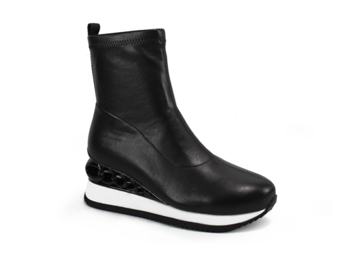 Noa Harmon Goya / NEGRO