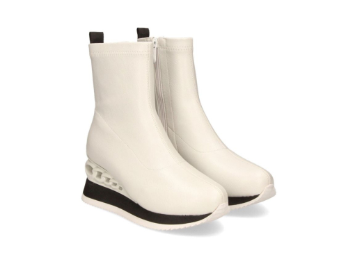 Noa Harmon Goya / BLANCO