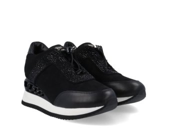 noa Harmon Logan / NEGRO