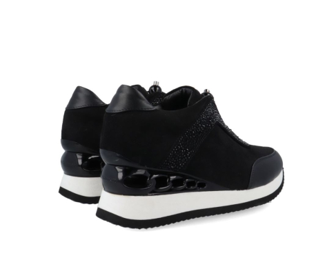 noa Harmon Logan / NEGRO