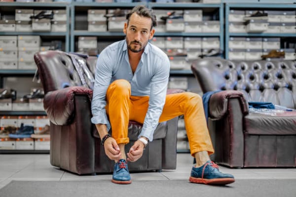 celos Concentración Sicilia Cómo combinar colores de ropa y zapatos para hombre | Blog