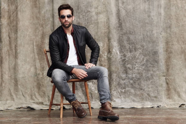 Consejos sobre cómo combinar botas de hombre