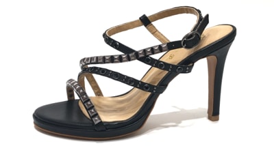 Zapato de tacón en pedrería