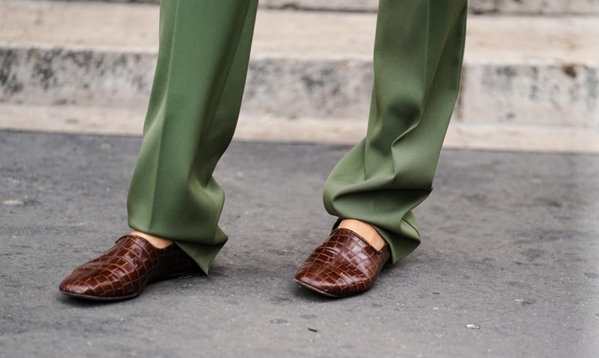 Qué calzado poner con unos pantalones chinos de mujer