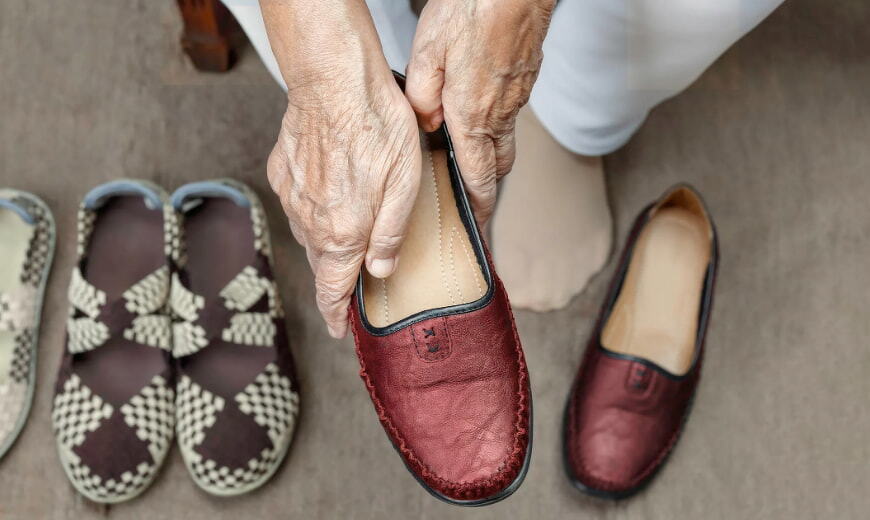 Zapatillas cómodas para mujer mayor