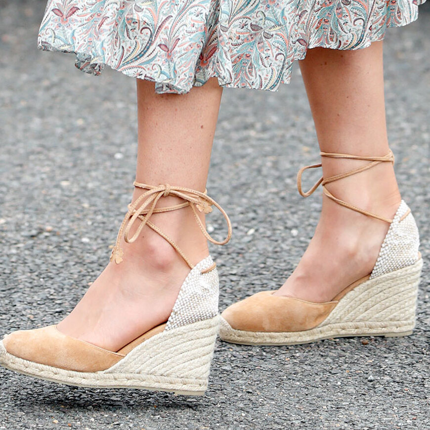 Zapatos de esparto con cuña: sandalias con plataform